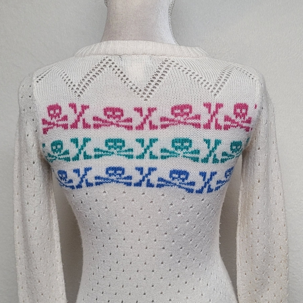 Delia's Rare Vintage 90s Multi-color Skull & Crossbones Off-White Eyelet Sweater - Picture 9 of 12